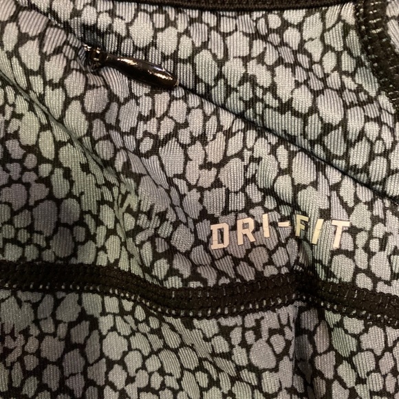 Nike Relay Capri Leggings Reptile Print Small VGC - Picture 4 of 5